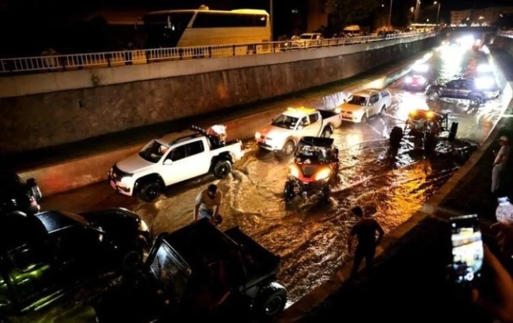 Off-road tutkunları izleyicilerin nefesini kesti
