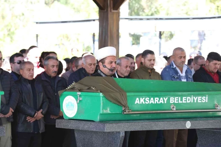 Oğlunun ardından canına kıyan doktora veda
