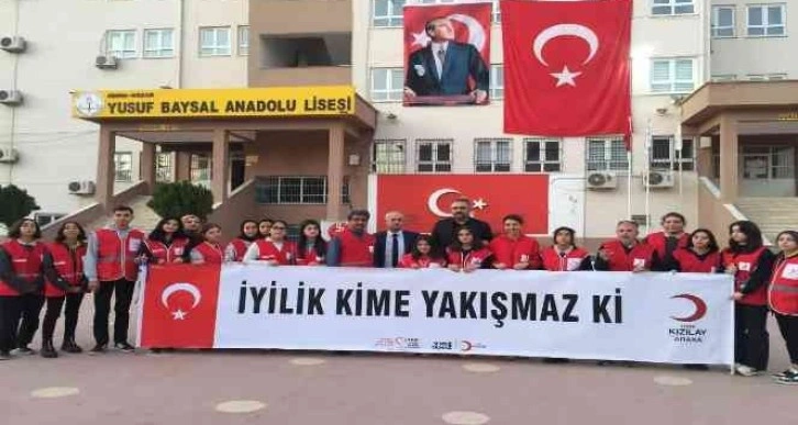 Öğrenci ve öğretmenlerden rekor kan bağışı