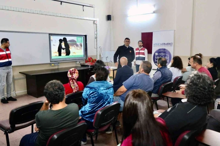 Öğrenci velilerine uyuşturucuya karşı eğitim
