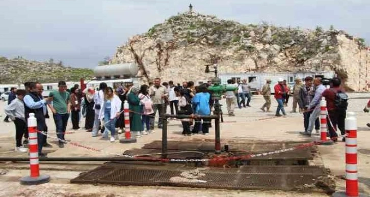 Öğrenciler Gabar Dağı petrol sahasına çıkartma yaptı