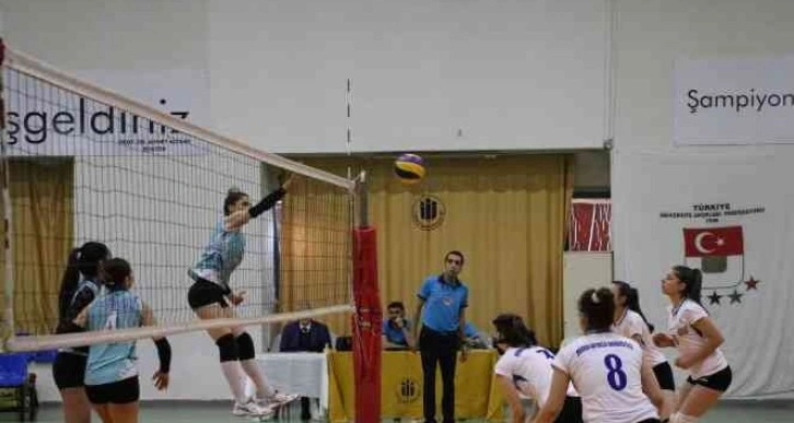 Öğrencilerde ÜNİLİG Voleybol heyecanı