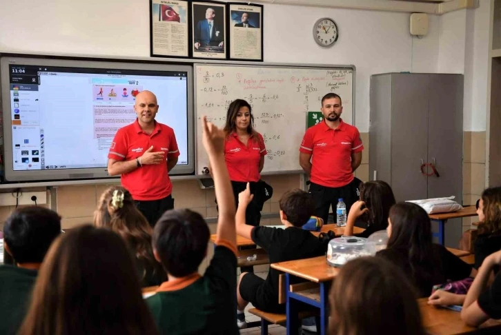 Öğrencilere afet eğitimi ve tatbikatı
