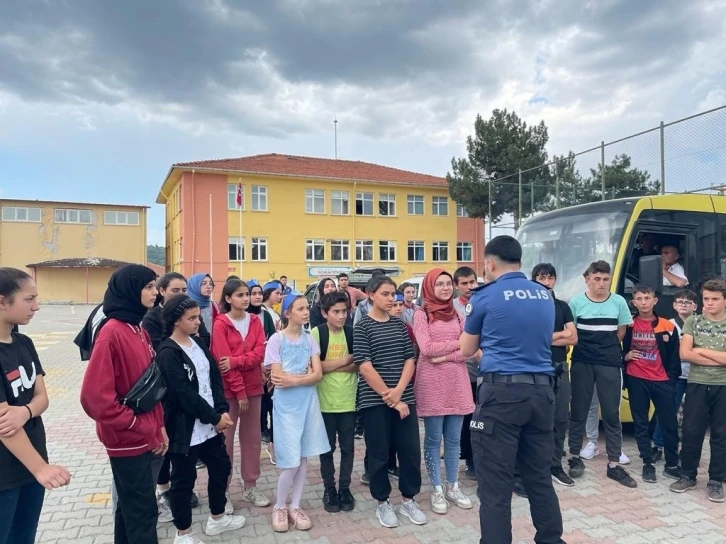 Öğrencilere polislik mesleği tanıtıldı
