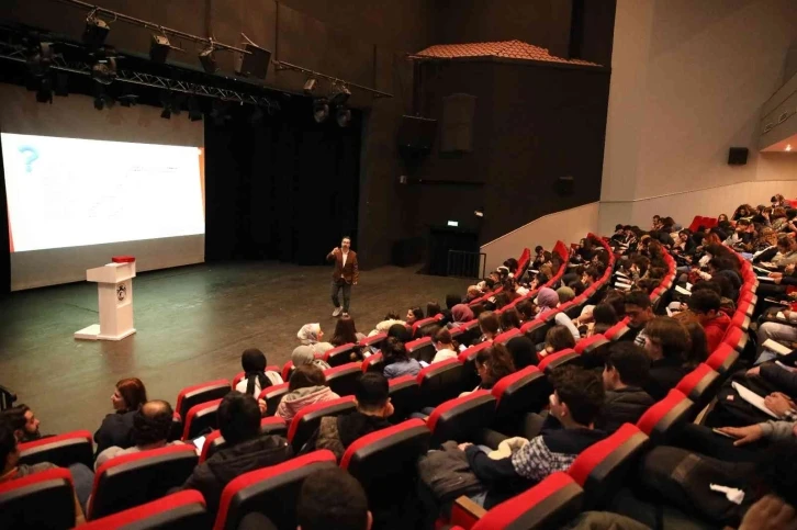 Öğrencilere taktiklerle paragraf eğitimi verildi
