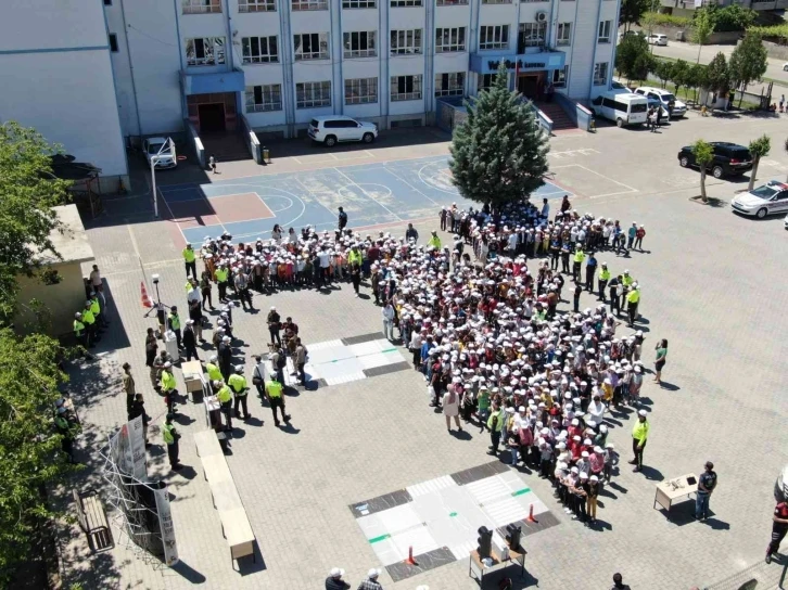 Öğrencilere Trafik Haftası’nda uygulamalı eğitim
