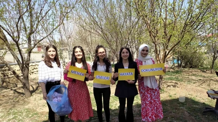 Öğrencilerin yaptığı oyuncaklar, çocukların bayram hediyesi oldu
