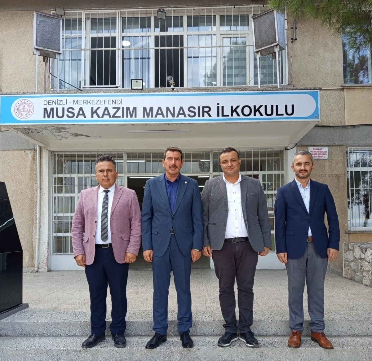 Öğretmen öğrencilerin gözü önünde veli tarafından darp edildi
