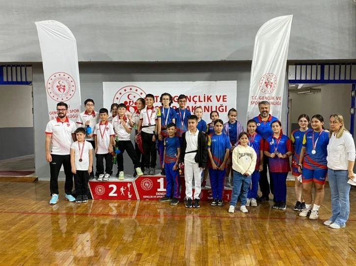 Okçuluk müsabakalarında dereceye giren sporculara ödülleri verildi
