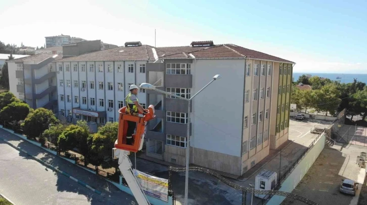 Okul çevresindeki aydınlatmaların bakım ve onarımı tamamlandı
