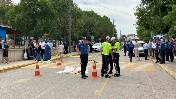 Okul önünde acı kaza: Üzerinden cip geçen çocuk ağır yaralandı
