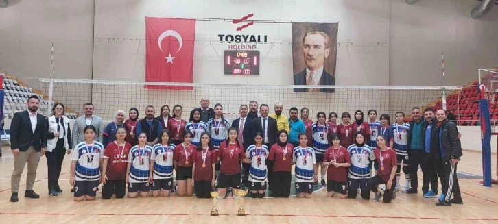 Okul sporları gençler kız voleybol müsabakaları sona erdi
