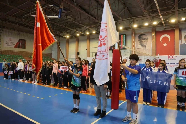 Okul Sporları Voleybol müsabakaları Nevşehir’de başladı
