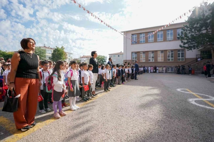 Okula gelen veliler ile ziyaretçilerin kayıtları tutulacak
