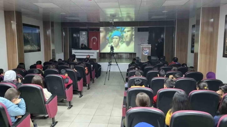 Okullarda şehitler anıldı
