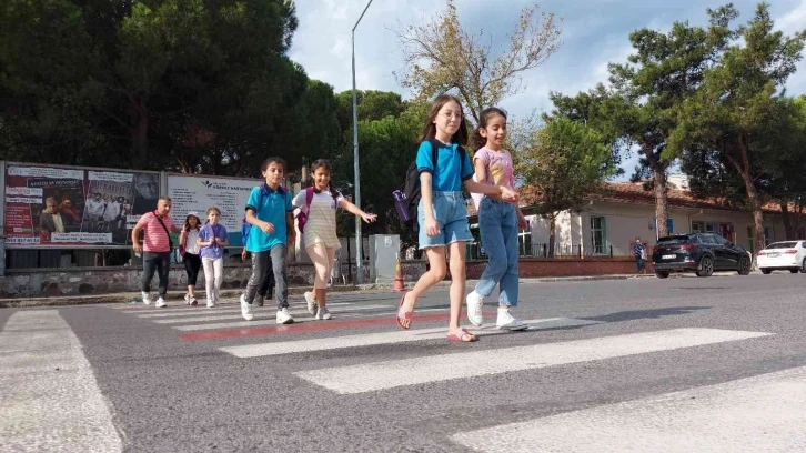 Okulların açılmasıyla birlikte jandarmadan trafik eğitimi
