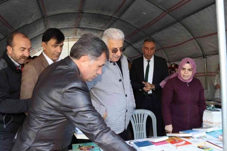 Oltu Müftülüğü’nce kuran kursları yararına hayır çarşısı düzenlendi
