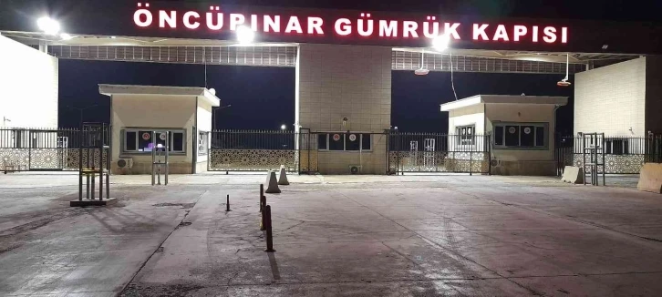 Öncüpınar Sınır Kapısı bölgesine 3 roket düştü
