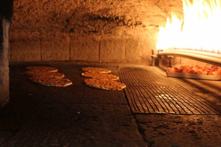 Online yemek siparişlerinde en çok lahmacun tercih edildi
