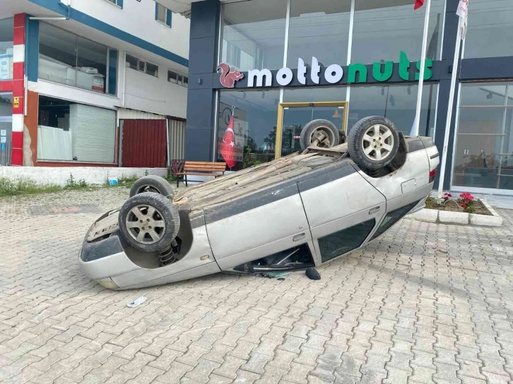 Ordu’da akıl almaz olay: Kepçe operatörü, içerisinde sürücü olan otomobile vurdu
