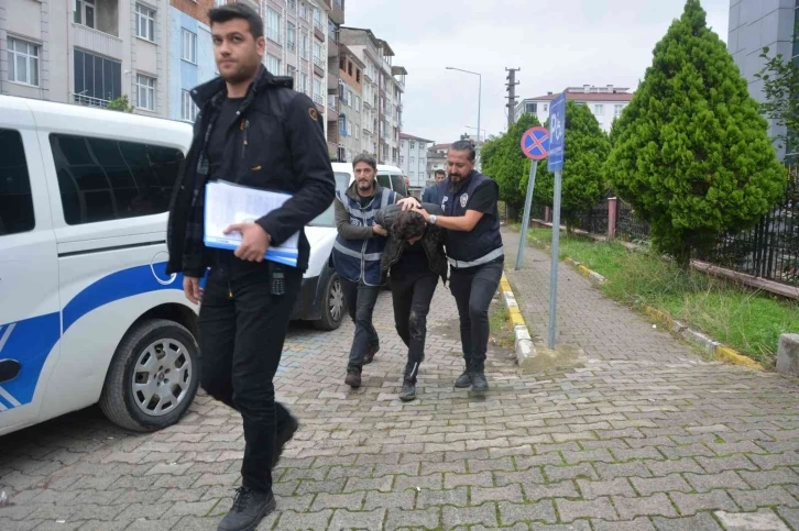 Ordu’da ayrı yaşadığı eşini 6 yerinden bıçaklayan şahıs hakim karşısında
