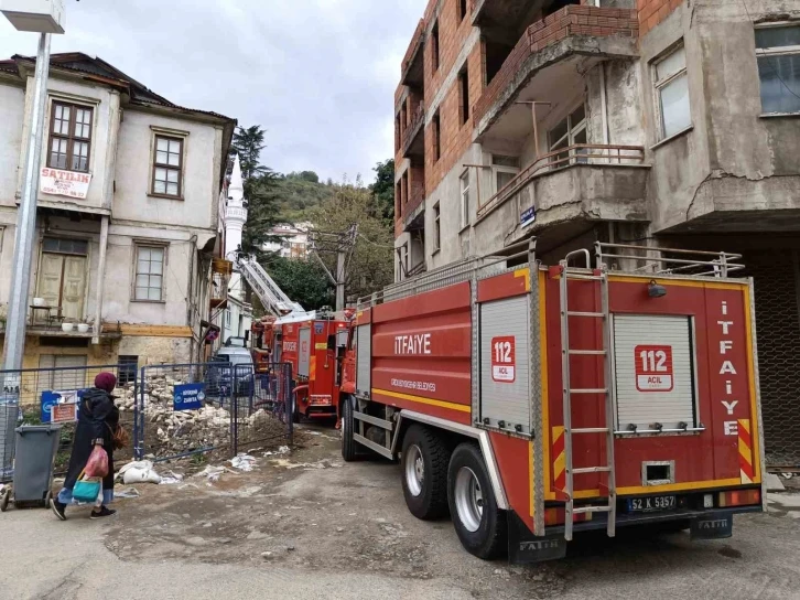 Ordu’da çatı yangını ekipleri harekete geçirdi
