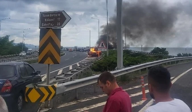 Ordu’da düğün konvoyunda otomobil alevlere teslim oldu
