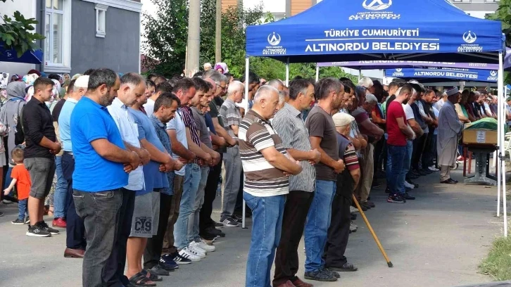 Ordu’da gürültü kavgasında hayatını kaybeden baba-oğul toprağa verildi
