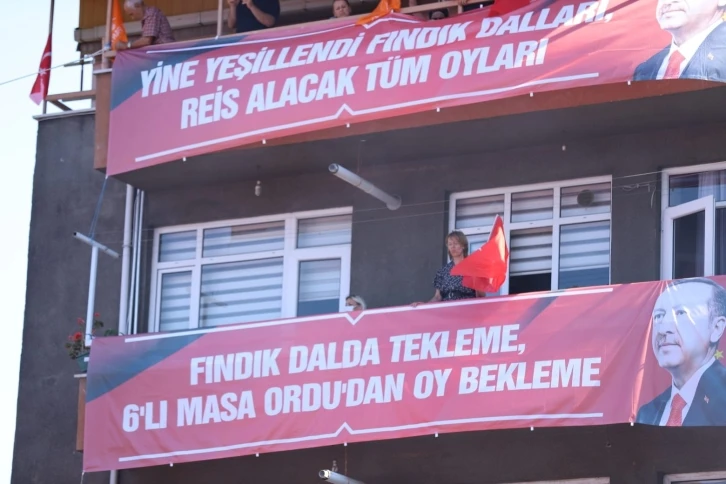 Ordu’da pankartların dili: “Fındık dalda tekleme, 6’lı masa Ordu’dan oy bekleme”
