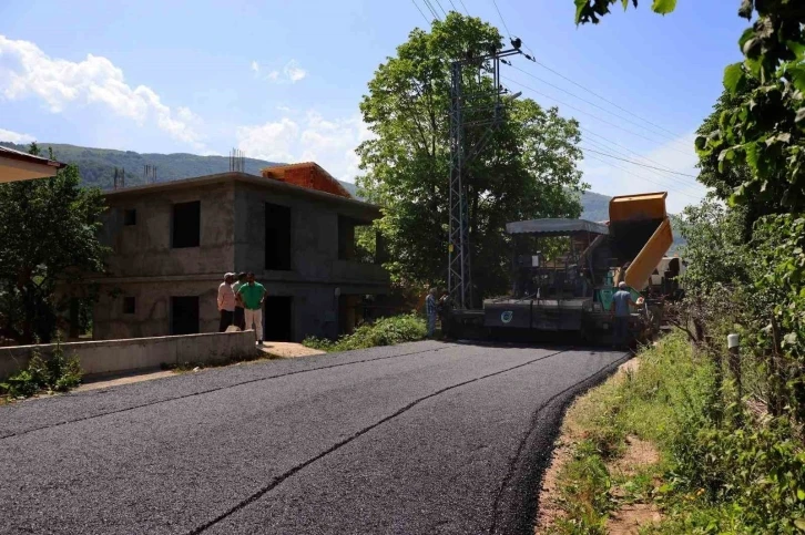 Ordu’nun kırsal yol ağında sıcak asfalt çalışmaları sürüyor
