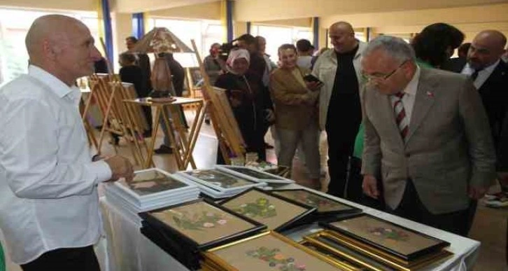 Ordu’da huzurevi sakinleri hünerlerini sergiledi: Elde edilen gelir depremzedelere bağışlanacak