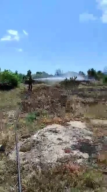 Ormanlık alanda çıkan yangın eve sıçramadan söndürüldü
