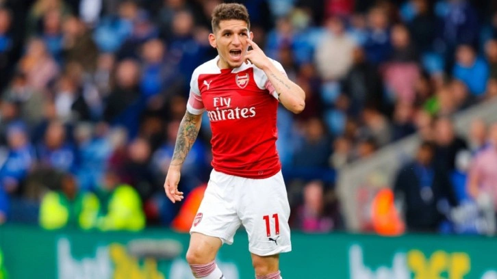 Orta saha transferini henüz tamamlayamayan Galatasaray, Lucas Torreira'ya kanca taktı