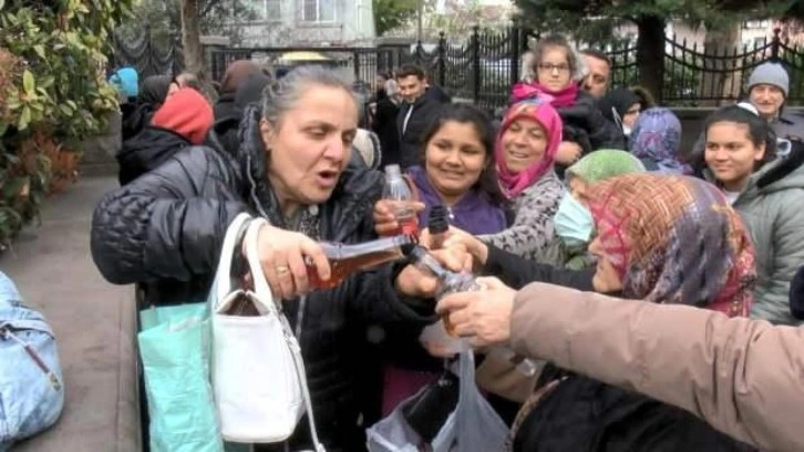 Oruç Baba Türbesi'ne gelenlerden tuhaf gelenek