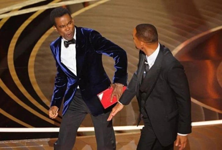 Oscar'da Chris Rock'a tokat atan Will Smith, sosyal medyayı ikiye böldü