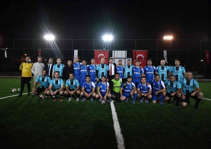 Osmangazi Belediyesi birimler arası futbol turnuvası başladı
