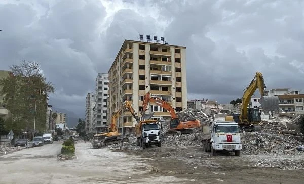 Osmaniye’de acil yıkılacak olan 500 binadan 443’ünün yıkımı tamamlandı