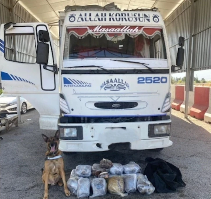 Osmaniye’de durdurulan tırda uyuşturucu madde ele geçirildi
