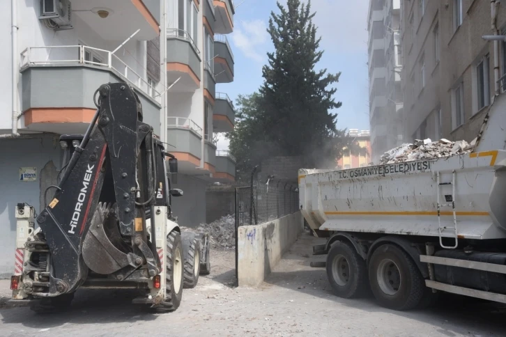 Osmaniye’de mesire alanları ve mahallelerde temizlik çalışması
