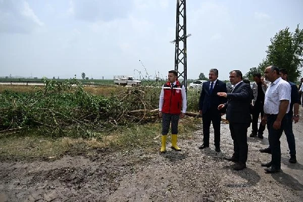 Osmaniye'de sağanak; yollar göle döndü, tarım arazileri zarar gördü (2)