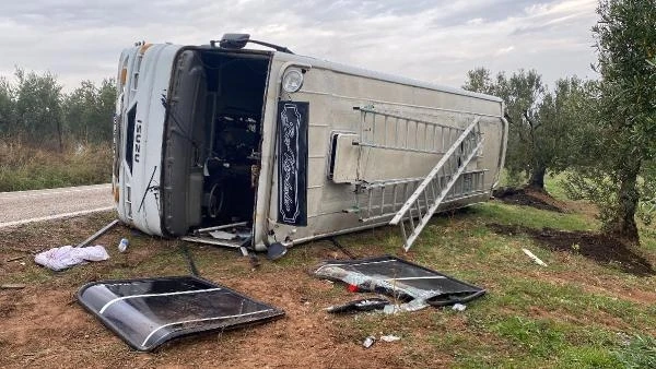 Osmaniye’de servis midibüsü devrildi: 2 yaralı