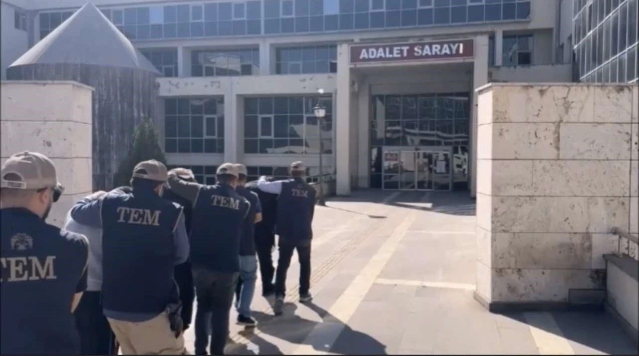 Osmaniye merkezli FETÖ operasyonu: 12 tutuklama
