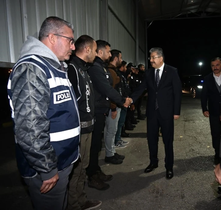 Osmaniye Valisi Yılmaz, yeni yıla görevi başında girecek olan personeli ziyaret etti
