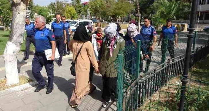 Osmaniye’den gelip Adıyaman’da dilenen 15 şahıs yakalandı