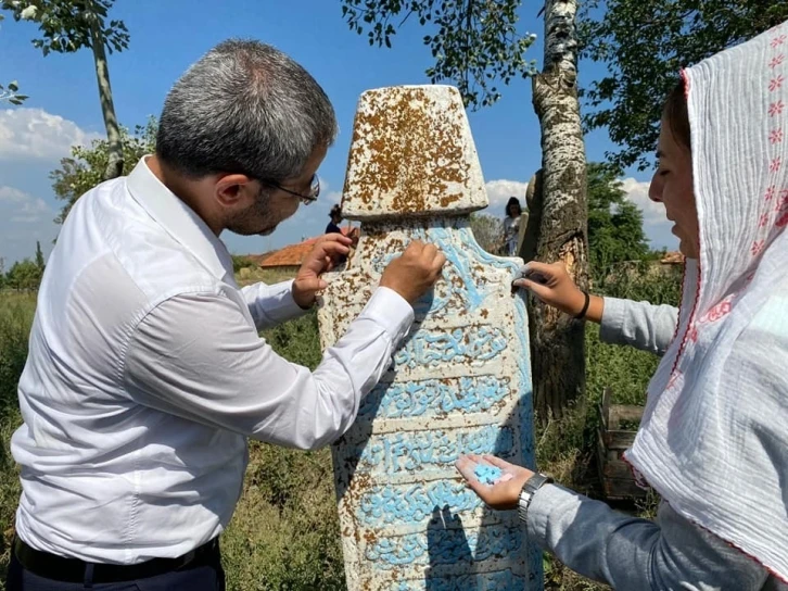 Osmanlı mezarları tarihe ışık tutuyor
