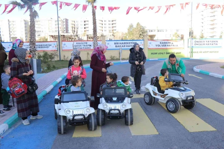 Otizmli çocuklar gönüllerince eğlendi
