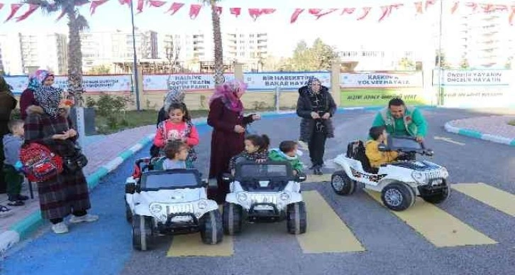 Otizmli çocuklar gönüllerince eğlendi