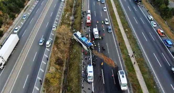 Otobüs kazalarının en önemli sebepleri uykusuzluk ve yol hipnozu