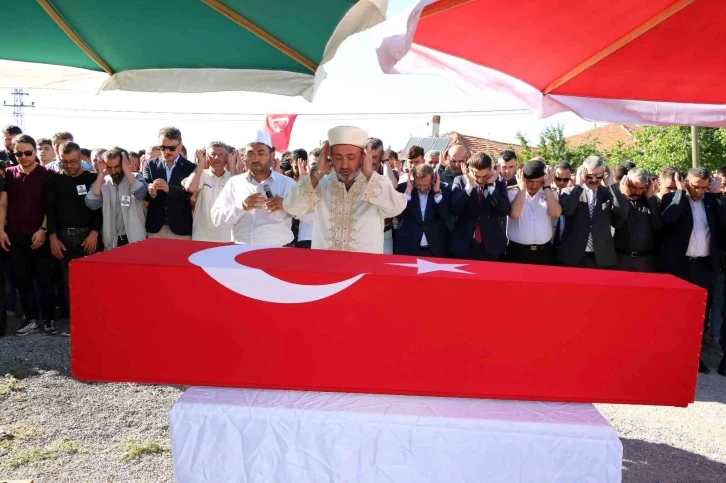 Otobüs kazasında hayatını kaybeden sözleşmeli er toprağa verildi
