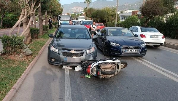 Otobüsle çarpışan motosikletin sürücüsü Adem öldü; kaza anı kamerada